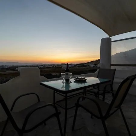 Evelina Traditional Cycladic Hill House Vila *
